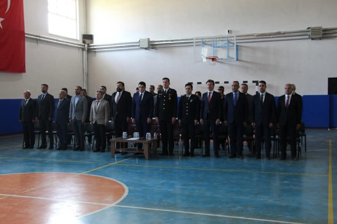 19 Mayıs Atatürk’ü Anma, Gençlik ve Spor Bayramı kutlama programı İlçemizde de  yapıldı