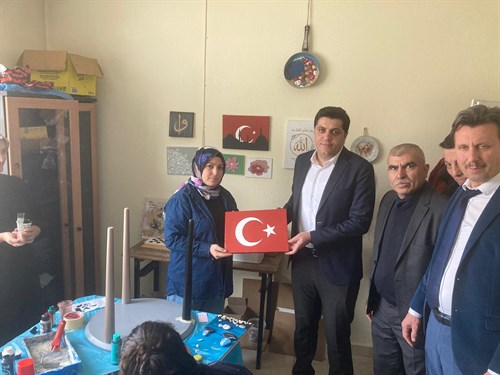 Kaymakamımız Sayın Bilal ÇELİK İlçemiz Halk Eğitim Merkezine ziyarette Bulundu